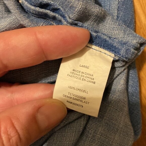 SOLD Thread and Supply Women's Full Button Up Sleeveless Cardigan Long Top (Larg - Picture 6 of 6